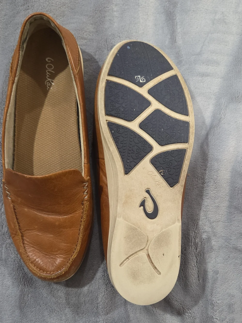 OluKai Women's Tan Leather Loafers
